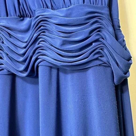 Evan Picone V-Neck Midi Dress - Picture 5 of 5